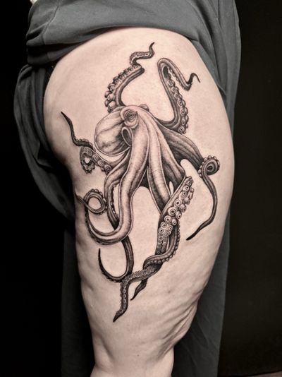 What a way to spend a day! . #octopustattoo #octopustattoos #octopustattoolondon #blackworktattoo #blackworktattoos