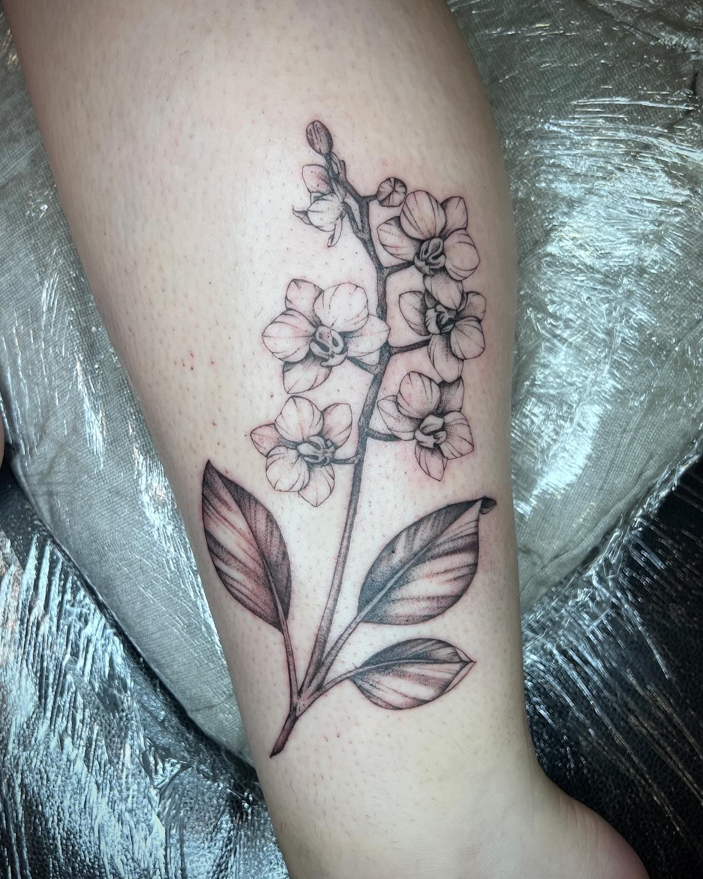 Black and white cherry blossom tattoo on Craiyon, image size:1440x1800