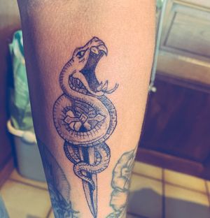 Snakedagger tattoo