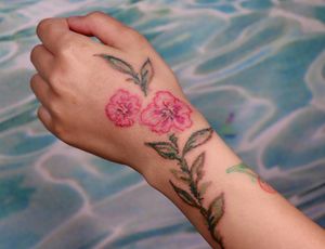 Scar coverup * abstract flowers * floral colour tattoo