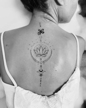 Discover the mesmerizing beauty of dotwork in this ornamental tattoo masterpiece by Larisa Andreea Boboc.