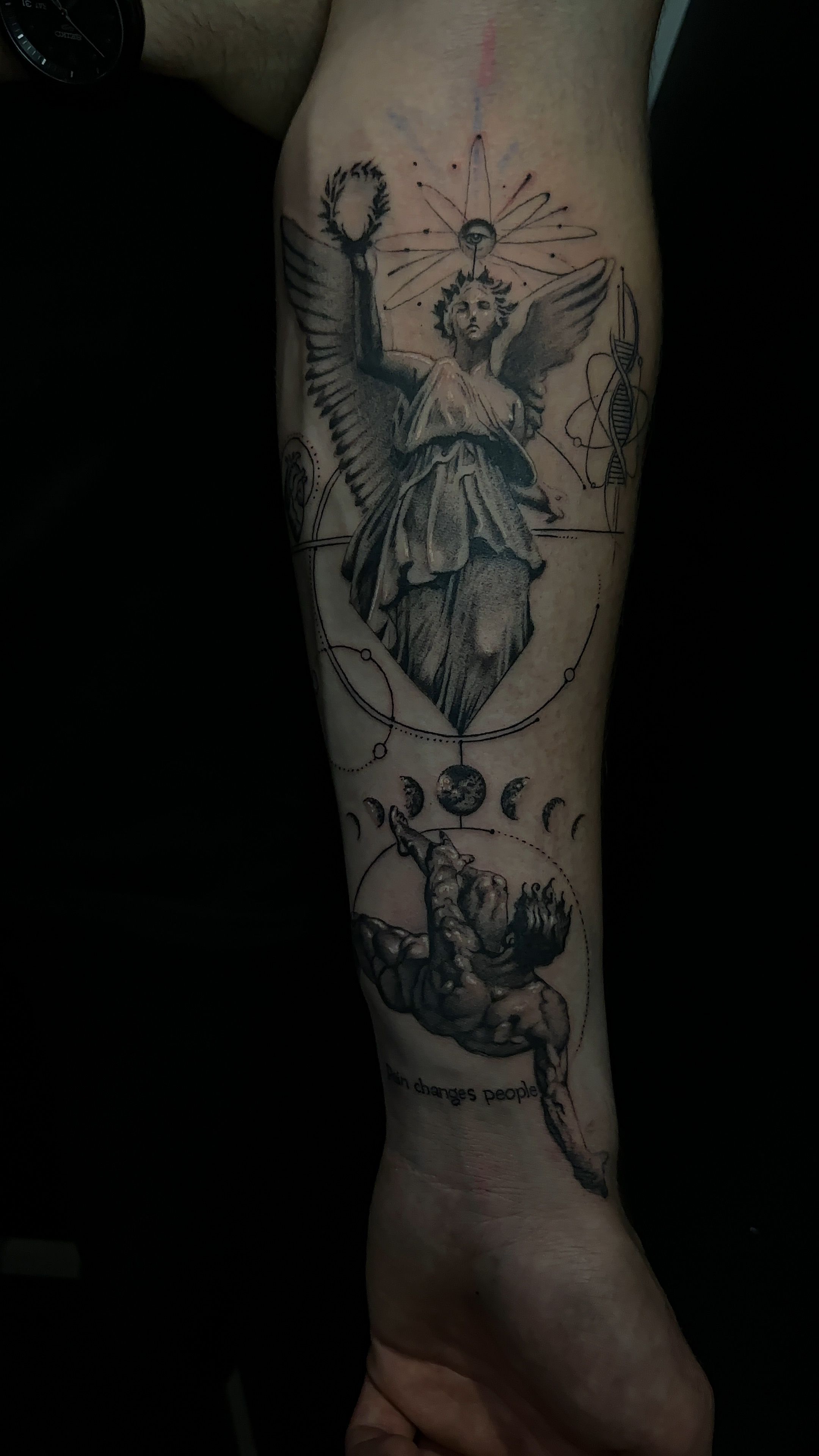moth-geometric-angel-tattoo-abyss - Tattoo Abyss Montreal