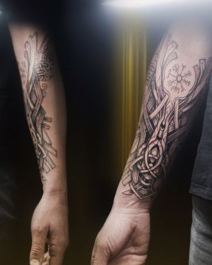 "Celebrate the enduring spirit of Norse culture with this neoviking tattoo, where ancient tales find expression in contemporary artistry."
