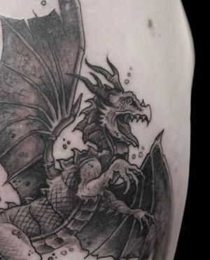 a little close up of the dragon 