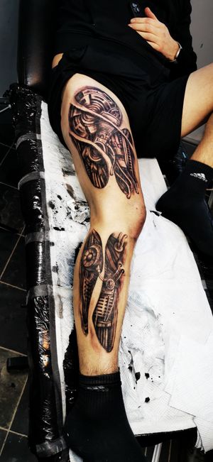 Designed and tattooed by me @brennantattoo Tattooed at my Darwen tattoo studio @theswallowsnesttattoo #biomechanical #blackandgreytattoo #tattoos 