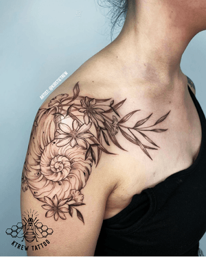 Ammonite Floral Fineline Blackwork Tattoo by Kirstie at KTREW Tattoo - Birmingham UK#tattoo #fineline #blackwork #shouldertattoo #tattoo #floraltattoo #flowertattoo