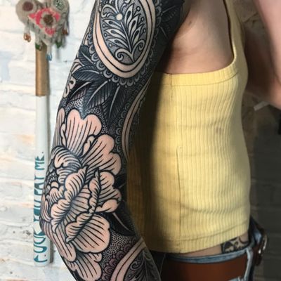 Unique illustrative design by Giada Knox combining floral motifs and intricate patterns in blackwork and dotwork style.