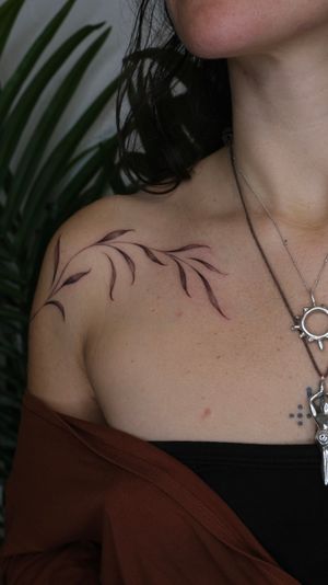 Collarbone leaves, one half of a symmetrical design