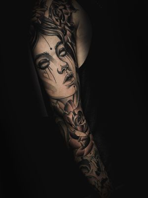 Lady and Roses Sleeve