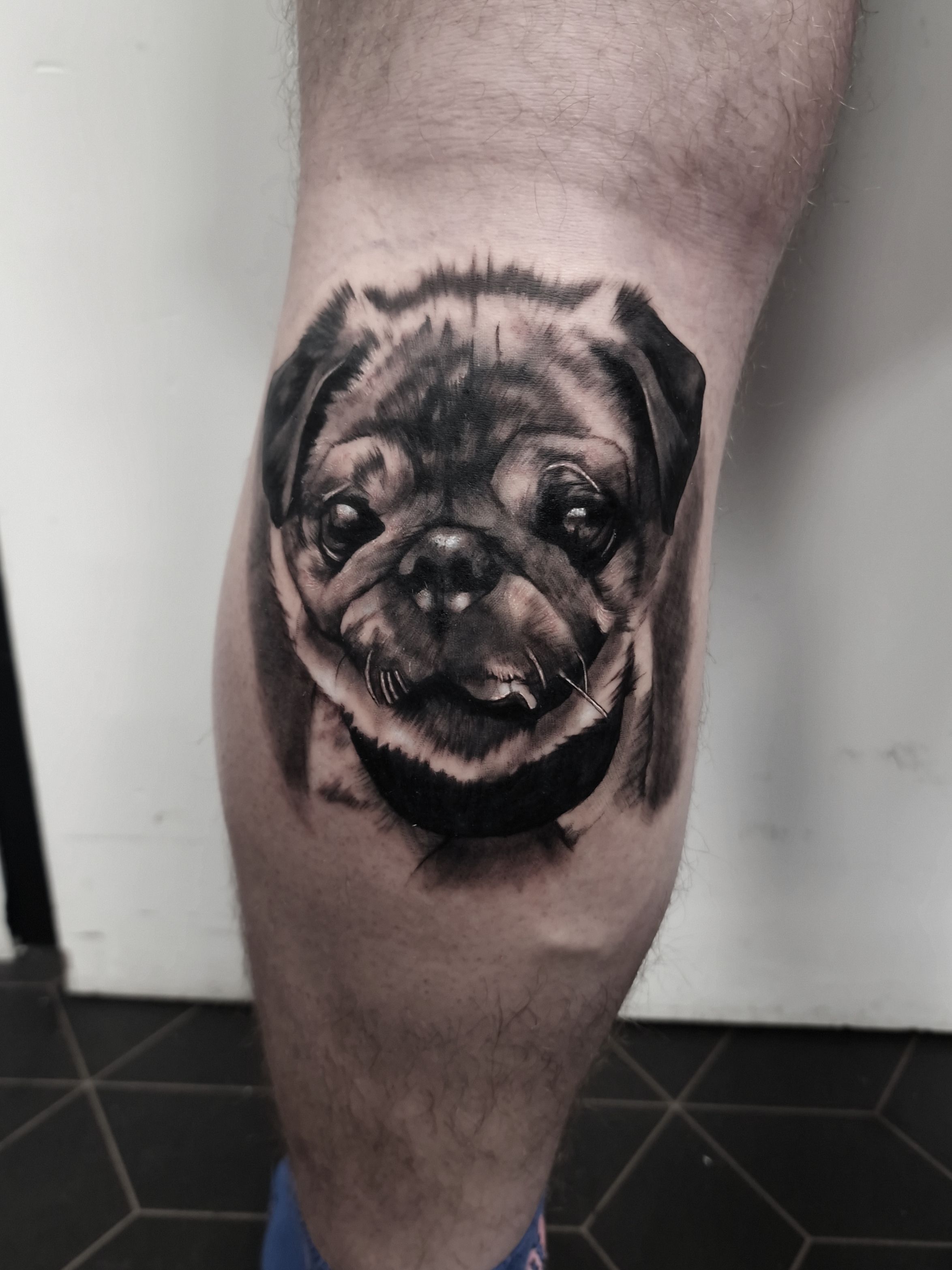 The 23 Minimalist Pug Tattoo Designs | Page 2 of 8 | The Dogman | Pug tattoo,  Dog tattoos, Dog portrait tattoo