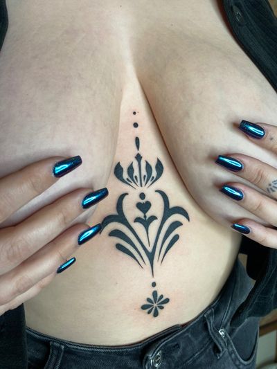 Sternum lines and flower ornamental 