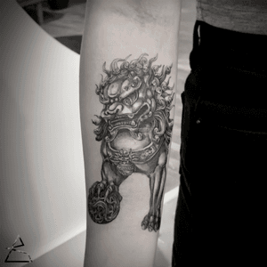 FooDog. black and grey realism tattoo