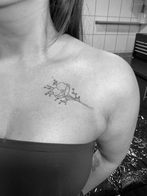 Flowers tattoo, fine line tattoo. 