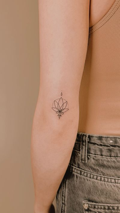 Small fine line ornamental lotus