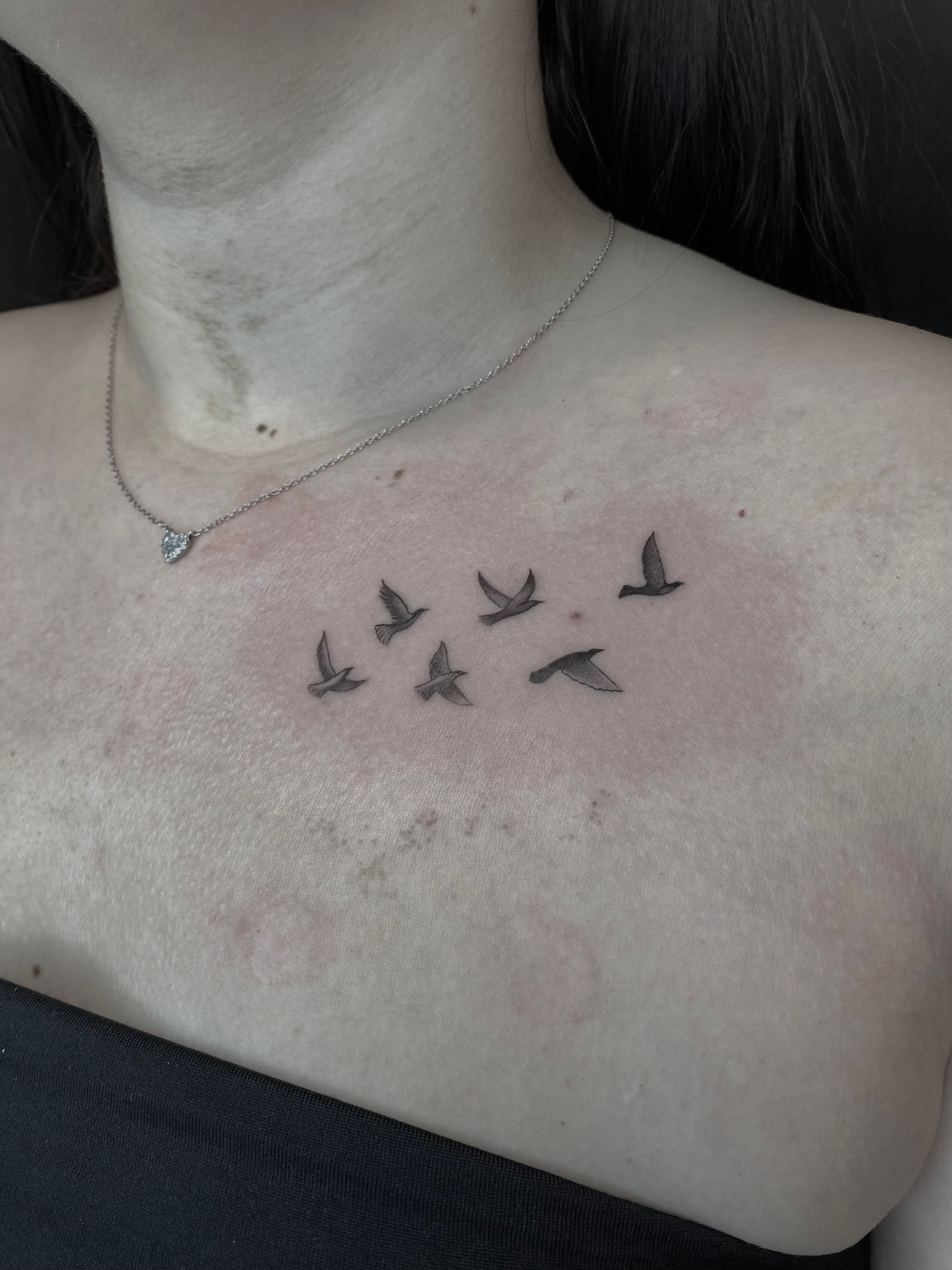 50 Cute Clavicle Tattoos for Women | Art and Design