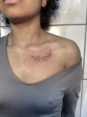Flowers tattoo, femminine tattoo , fine line tattoo