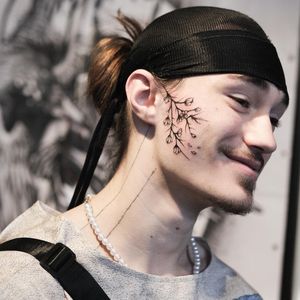 Freehand cherry blossom face walk in, made at a convention in Paris.