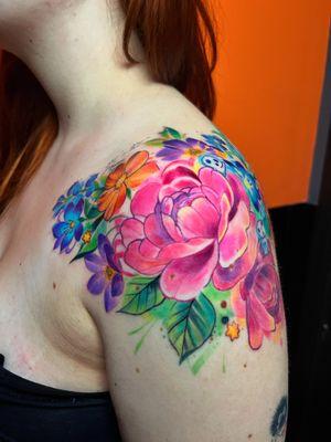 Shoulder floral watercolor tattoo 