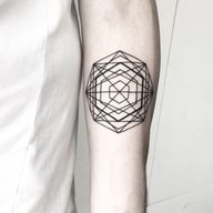 Discover the intricate beauty of Malvina Maria Wisniewska's geometric fine line pattern tattoo. A stunning visual feast for tattoo enthusiasts.