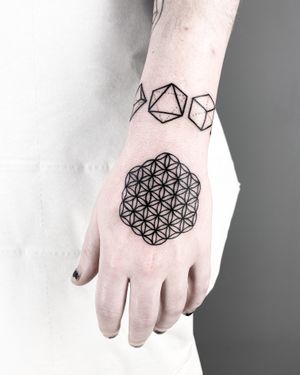 Explore the intricate beauty of blackwork and fine line techniques in this mesmerizing geometric pattern by Malvina Maria Wisniewska.