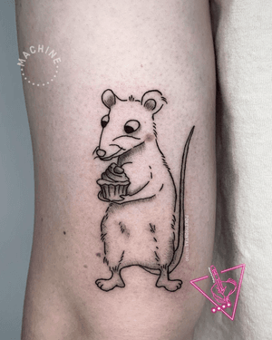 Fineline & Blackwork Rat w/ Cupcake Tattoo by Pokeyhontas at KTREW Tattoo - Birmingham UK
#finelinetattoo #blackworktattoo #armtattoo #rat #animaltattoo
