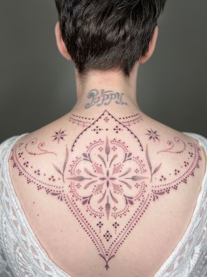 Delicate pattern designed by Viví Bogdanov, perfect for those seeking a sophisticated and intricate tattoo design.