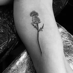 Fantastic minimalist fine-line tattoo created by Gabriele Lacerenza with a personal and unique touch, perfect if you're looking for an incredible idea for your tattoo.