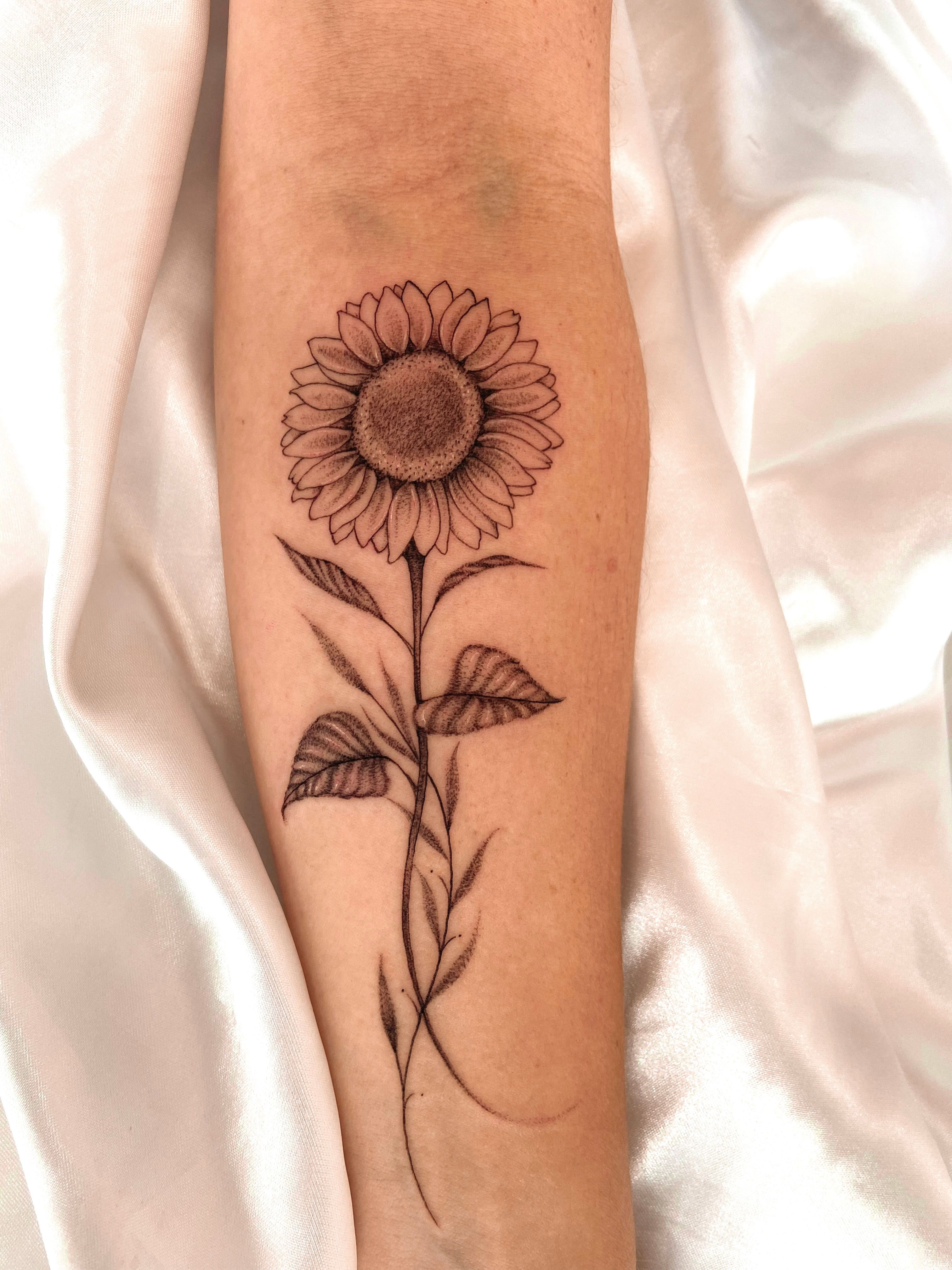 Black and White Sunflower Tattoo PNG Sunflower Tattoo Tattoo Flash Digital  Download,sunflower Tattoo Ideas Tattoo Stencils - Etsy