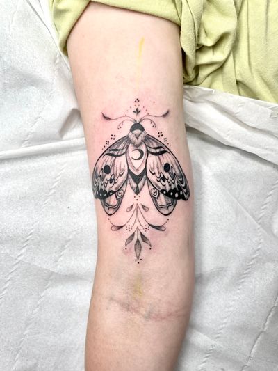 Beautiful illustrative design of a delicate moth by Beyza Taser, perfect for those seeking an elegant and unique tattoo.