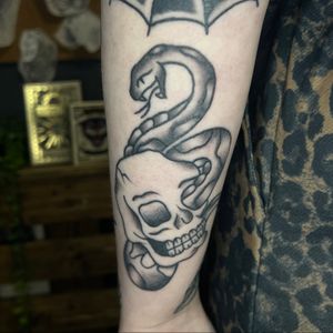 Traditional Sailor Jerry snake skull