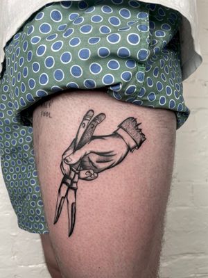 Get a timeless piece of French art with this traditional and illustrative blackwork tattoo by Ludo Matmut.