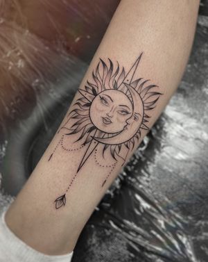 Ornamental sun and moon shin beauty for the lovely Lydia 🌞🌛✨