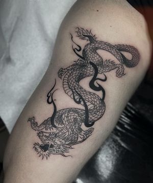 Blackwork dragon for Ollie 🐉