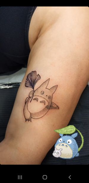 Chu Totoro with gingko leaf