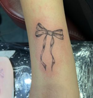 An extremely fine line and dainty Tattoo, that was very enjoyable to do