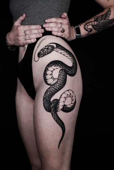 Freehand snake cover-up