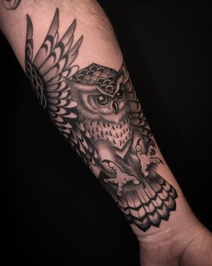 Black and Grey Neo traditional Owl Tattoo by Nate Fierro @natefierro #traditional #neotraditionaltattoo #owltattoo #birdtattoo #forearmtattoo #blackandgrey #blackandgreytattoo