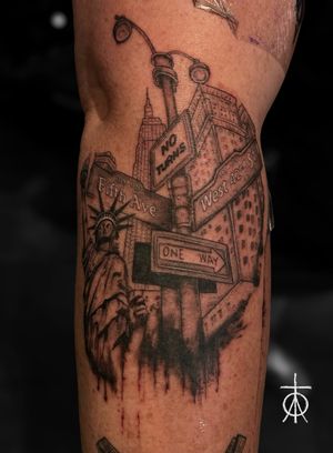 Custom Travel Tattoo for New York by our Fine Line Tattoo Artist Claudia Fedorovici #finelinetattooartist #claudiafedorovici #tempestattooamsterdam #amsterdamtattooartists 