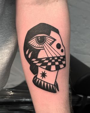 Adrimetric creates a mesmerizing abstract design featuring a woman and an eye, blending surrealism and blackwork styles.