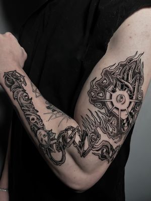 Experience the dark beauty of gothic art with Misa's illustrative and abstract tattoo style.