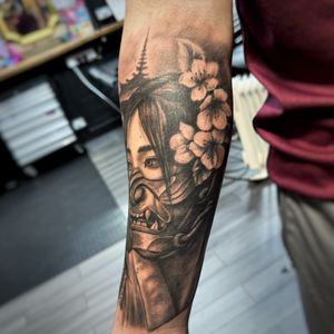 Japanese realism black and grey piece on the back part