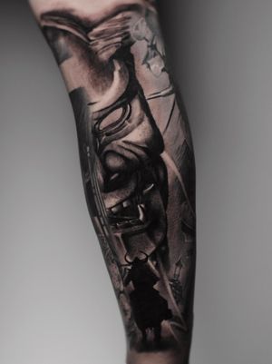 Exquisite black and gray illustrative tattoo featuring a samurai and hannya mask, expertly done by Santy Taiga.