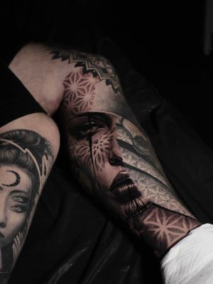 Amazing collaboration of realism with ornament and dotwork in black and gray execution