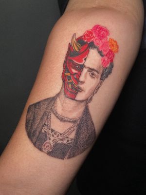 👩🏼‍🎨 Frida Kahlo was a remarkable Mexican artist known for her bold and symbolic self-portraits. Her work often reflected her experiences, emotions, and physical pain, as she endured various health issues throughout her life. Kahlo’s art is celebrated for its vibrant colors, surrealism, and deep introspection. 👹 A Hannya mask tattoo embodies a vengeful and jealous female spirit from Japanese folklore. It’s portrayed as a demonic mask with sharp features, symbolizing human emotions like jealousy and anger. In tattoo culture, it signifies transformation and protection against evil spirits.