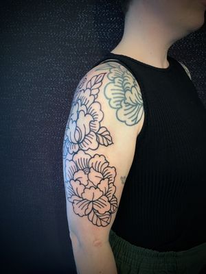 Floral tattoo style