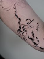 Handpoked • dot by dot First Session- A combination of flowers Look forward to finish the rest up to the chest next time. 10 hours forearm/inner arm Done @theaurastudio2025 Flash and custom designs Welcome London/Milton Keynes BOOKS OPEN To inquire or book in, please DM or use the link in Bio. #handpoke #londontattoo #miltonkeynestattoo #finelinetattoo #abstracttattoo