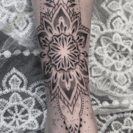 Some of close ups really enjoyed doing these thank you for the trust ? Using @inkdoctortattoo Dm to book ? ?Bromley ?Brighton #ornamentaltattoo #tattooartist #fineline #finelinetattooartist #finelinetattoo #brightontattoo #bromleytattoo #dotworktattoo #delicatetattoo #tatugem #mandalatattoo #dotwork #womenstattoo #bromley #orpingtontattoo #sevenoakstattoo #madewithgeometrica @geometricatattooapp @unigloves