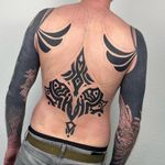 BACKPIECE IN PROGRESS Noch ein Stück geschafft @tattootage.hamburg am letzten Wochenende! Gerne mehr große Projekte! #tattoo #tattoos #tattoostyle #tattooideas #backpiece #bigtattoo #tattooist #tattooartist #femaleartist #menstyle #menbacktattoos #tattooinspiration #quakenbrück #osnabrück #bremen #oldenburg #cloppenburg #yourlocaltattooartist #customdesign #blackout #blackwork #hamburg