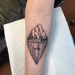 ralphrosatattoo had a fun walkin with this one from Stranger Things. Keep on bringing us this fun stuff! #nyc #newyork #blackandgrey #strangerthings #tvtattoo #geek #geekout #linework #clean #mountain #nature 