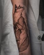 *** BOOKS OPEN - link in bio*** Fox tattoo for Eva 🦊 Wrapping around the forearm, so swipe to see the rest of it 👉🏻 Done at @muka_studio . . . #foxtattoo #tattoocracow #tatuazkrakow #forearmtattoo #lama_del_ray